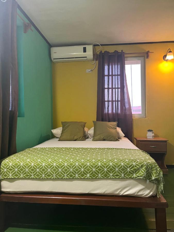 Hostal Cay Bastimentos Esterno foto
