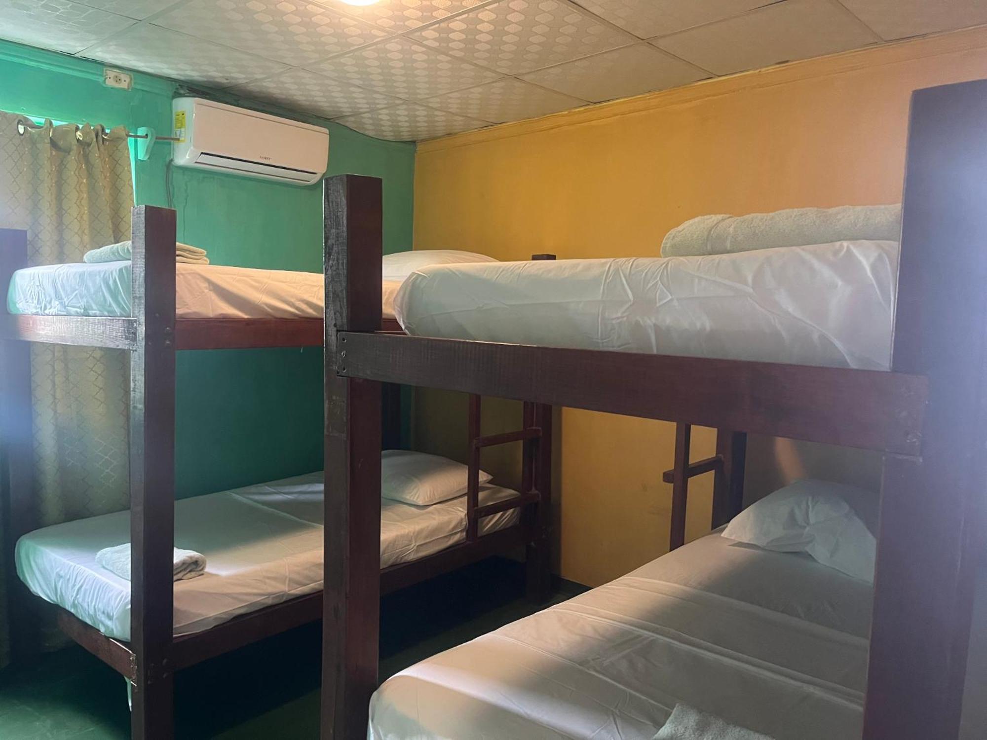 Hostal Cay Bastimentos Esterno foto
