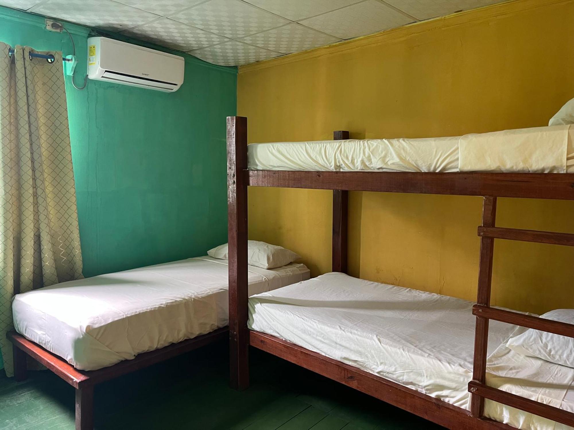 Hostal Cay Bastimentos Esterno foto