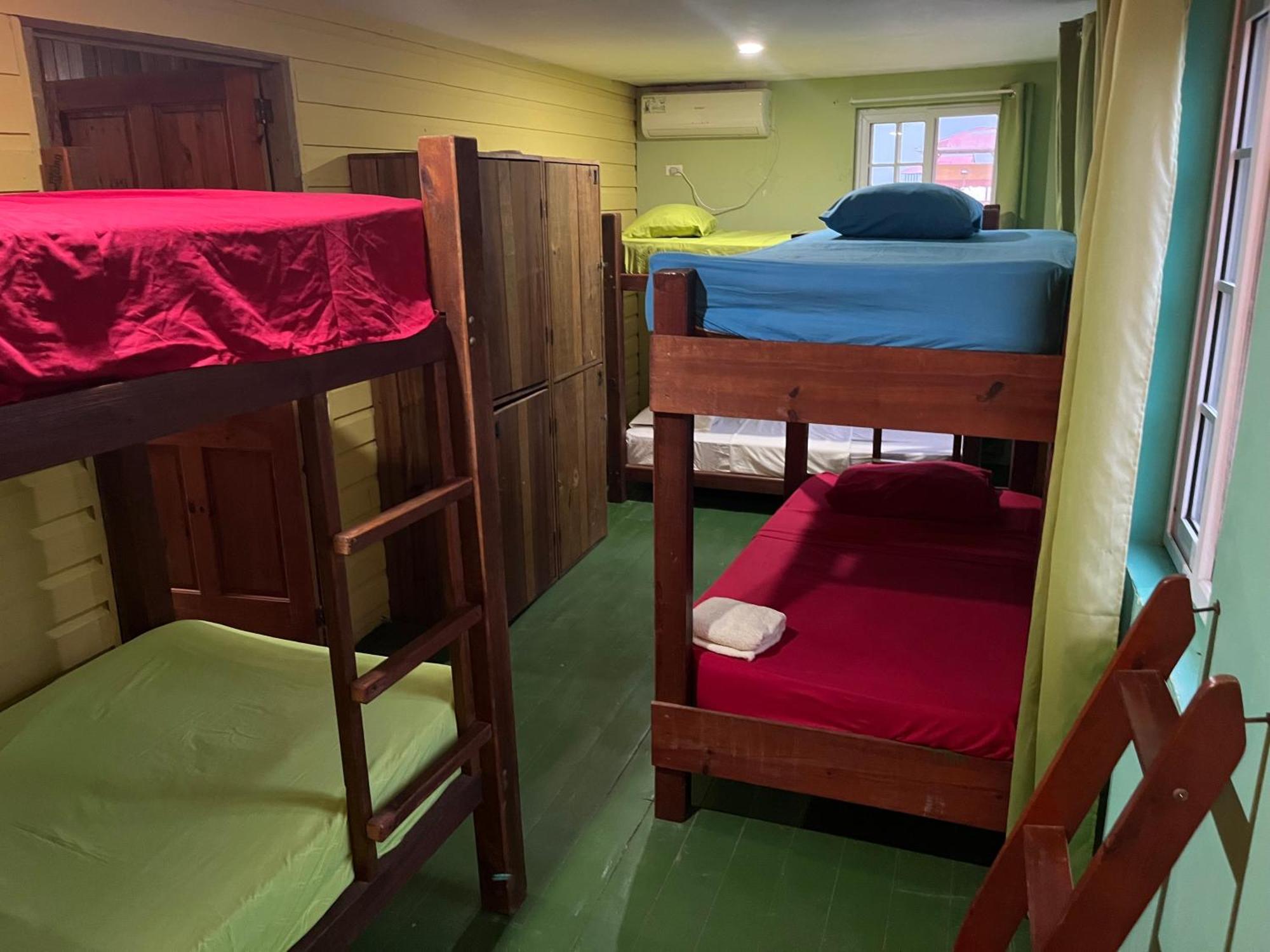 Hostal Cay Bastimentos Esterno foto
